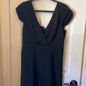 Bebe Black Tie Back V-Neck Short Sleeve Romper SIZE LARGE Used